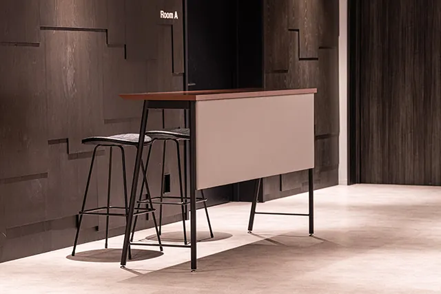 ハイチェア（受付台用）の写真