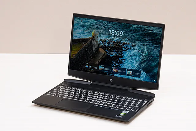 ノートパソコンの写真