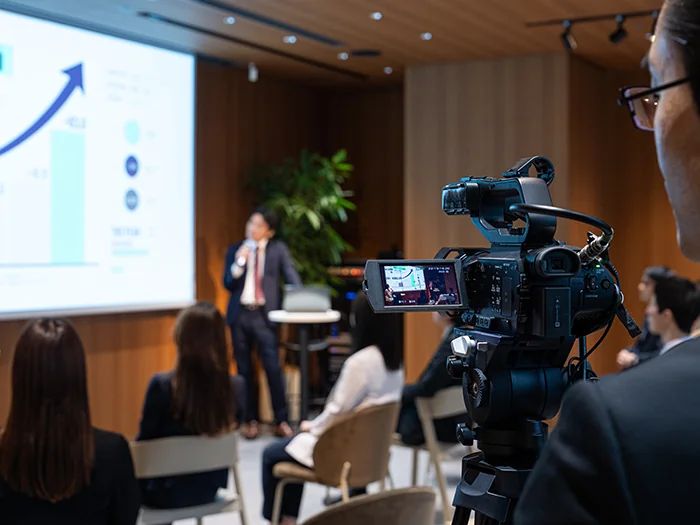 専門スタッフがオンラインイベントを手厚くバックアップのイメージ